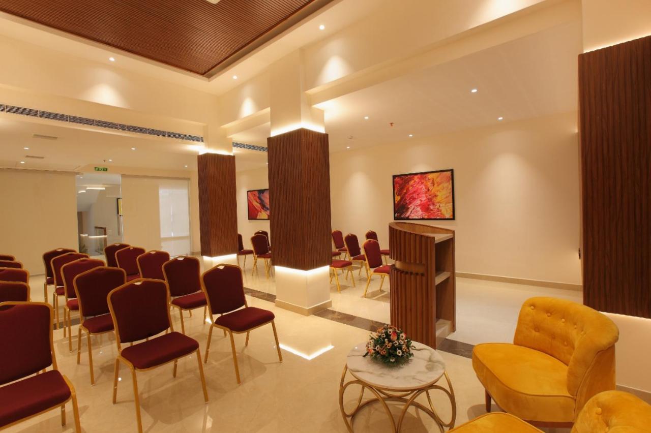The Grand Ambassador Hotel Kottayam Ngoại thất bức ảnh