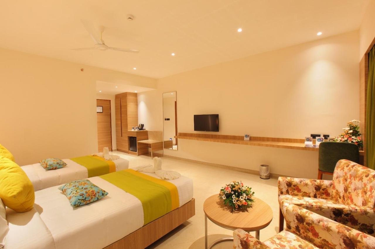 The Grand Ambassador Hotel Kottayam Ngoại thất bức ảnh